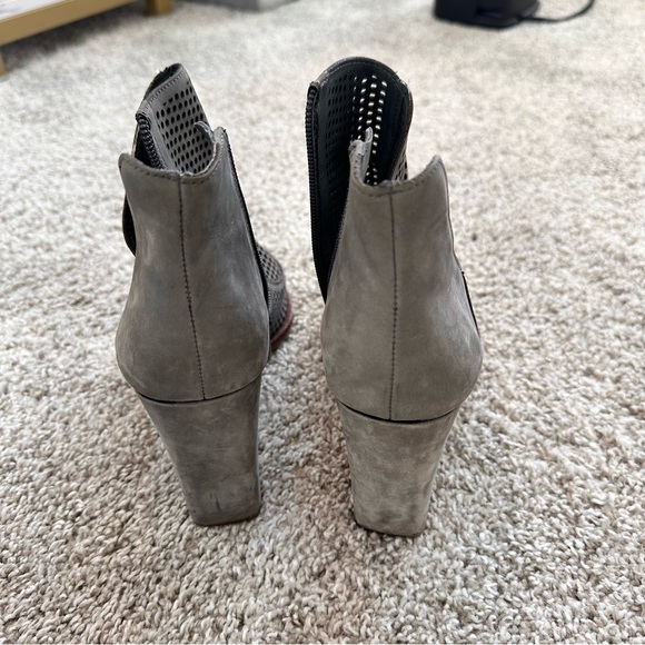 Vince Camuto vented grey heeled booties, size 7.5 - Picture 8 of 9
